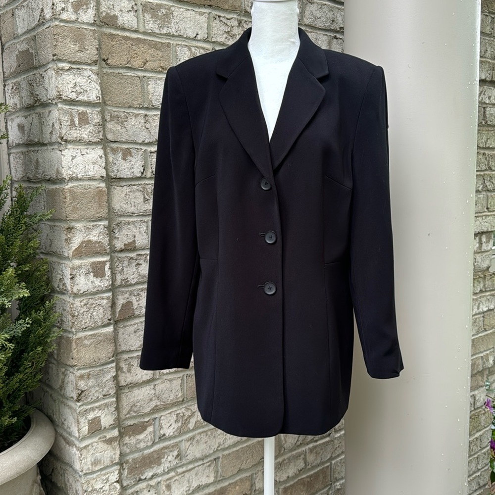 Valerie Stevens Classic Black Blazer - Petite 12
